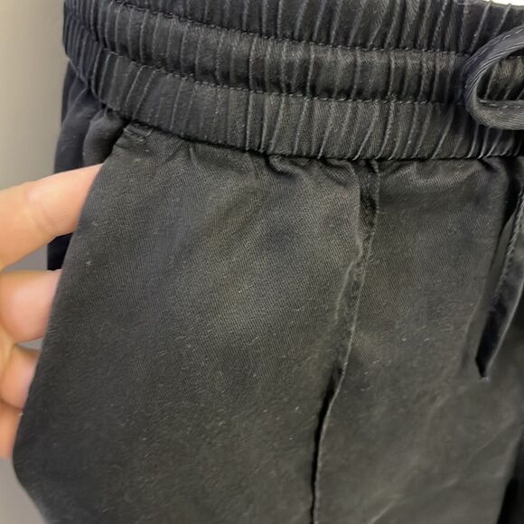Workshop Black 100% Lyocell Pull-on Drawstring Capri Pants w/ Pockets- Medium - Picture 3 of 15